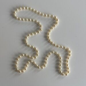 Elegant Cream Faux Pearl Necklace